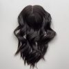 Volumateur capillaire en cheveux naturels chatains foncés. Idéal pour alopécie, cheveux fins ou clairsemés. Solution chute de cheveux.
