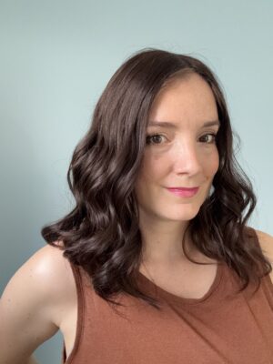 Volumateur capillaire chatain foncé en cheveux naturels brésiliens. Solution chute de cheveux, perte de cheveux, cheveux fins ou clairsemés.