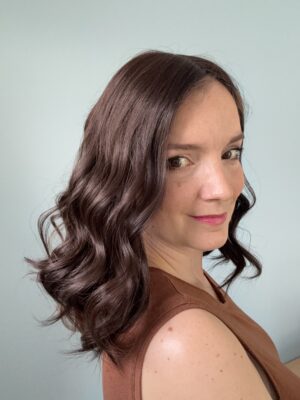 Volumateur capillaire chatain foncé en cheveux naturels brésiliens. Solution chute de cheveux, perte de cheveux, cheveux fins ou clairsemés.