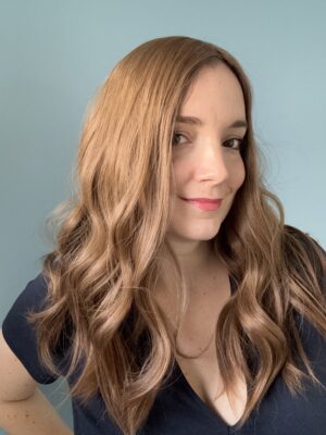 Volumateur capillaire en cheveux naturels. Solution pour perte de cheveux et alopécie.