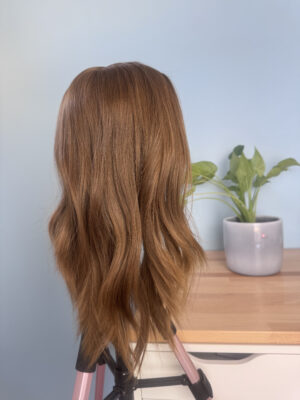 Volumateur capillaire en cheveux européens Remy naturels vierges de toute coloration. Idéal pour cheveux fins, clairsemés, ou alopécie androgénétique.