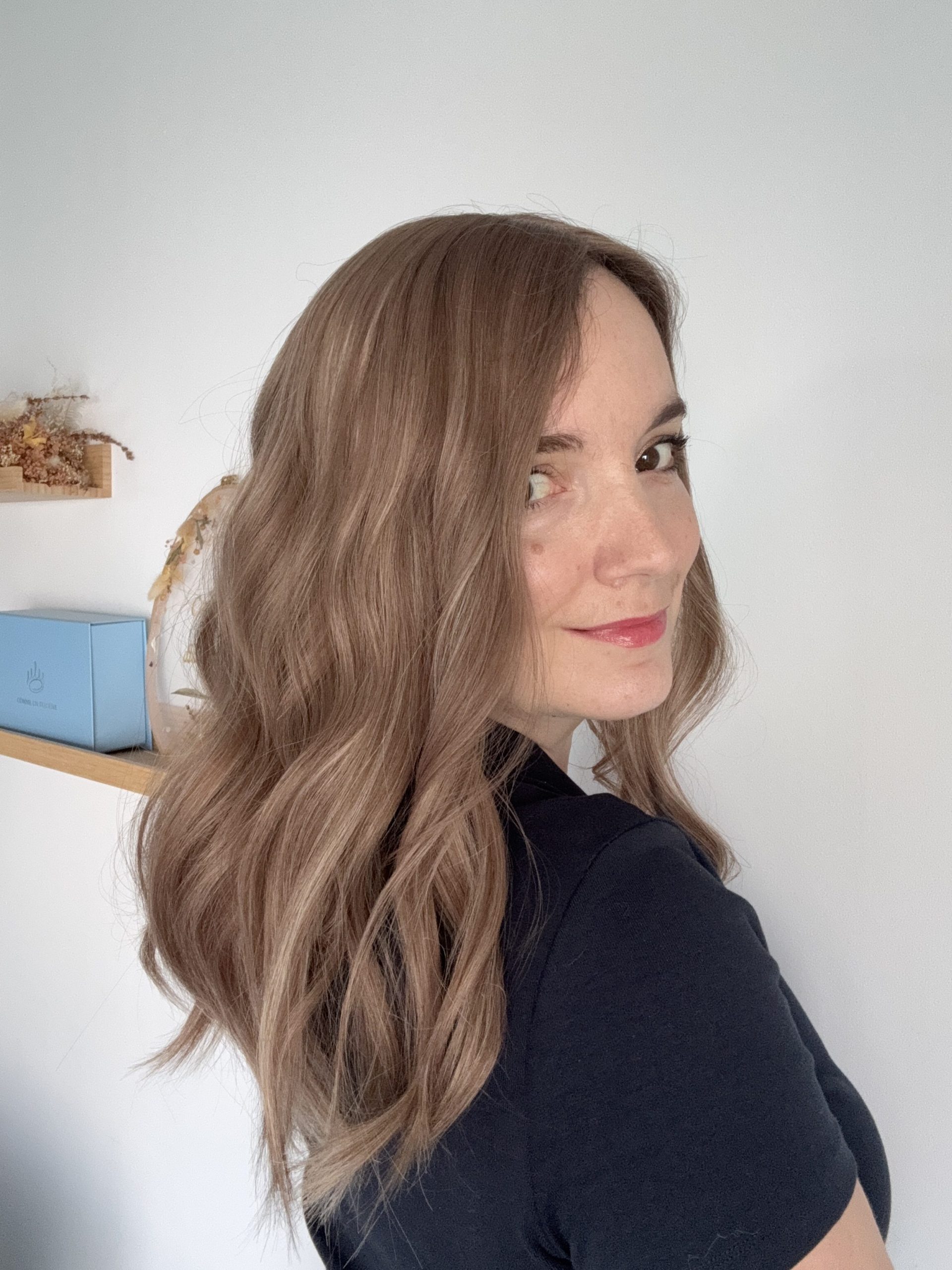 Topper capilar em cabelos naturais loiros claros acinzentados para alopecia androgenética, queda de cabelo, cabelos finos e ralos. Solução para queda de cabelo.