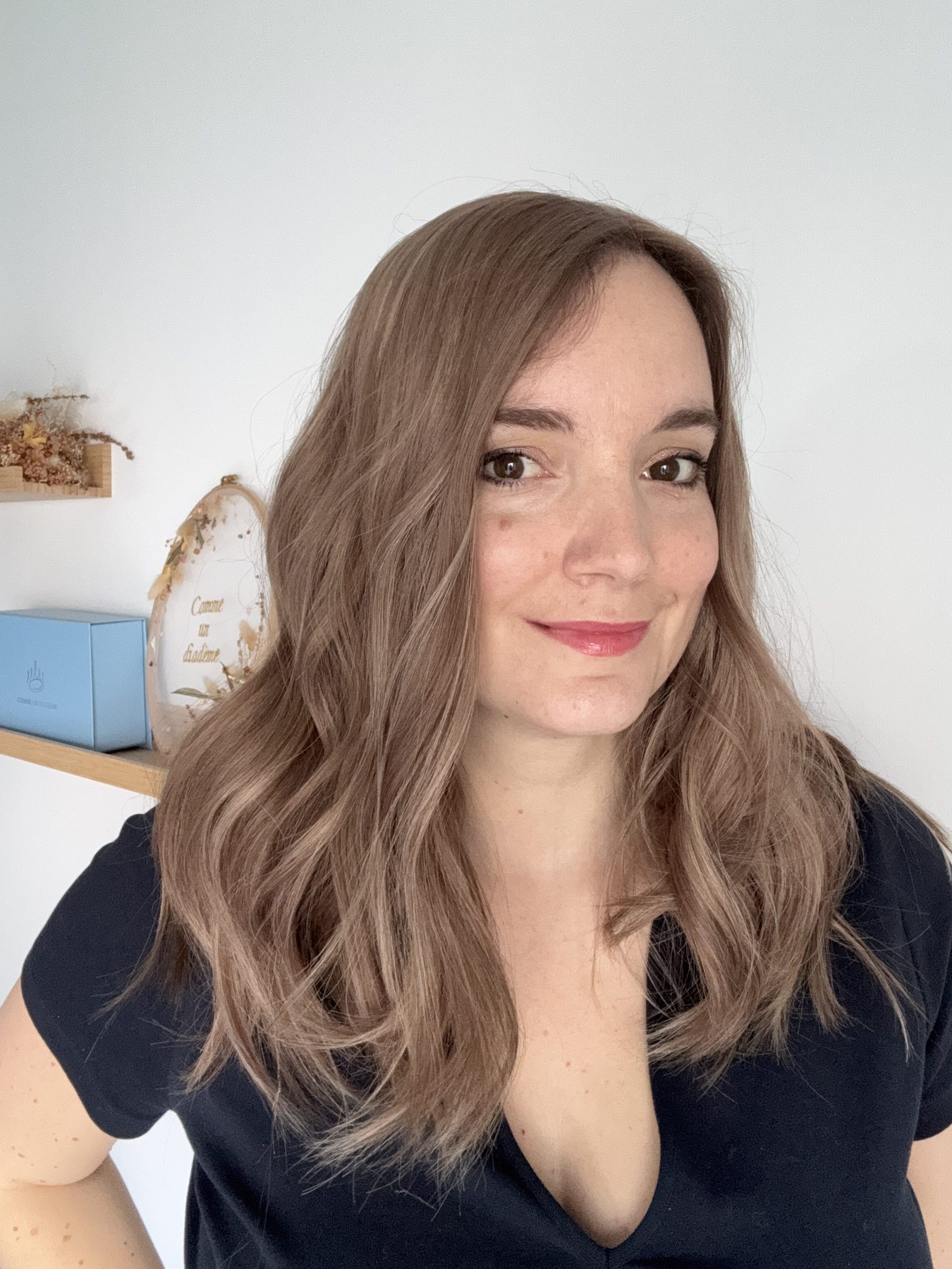Topper capilar em cabelos naturais loiros claros acinzentados para alopecia androgenética, queda de cabelo, cabelos finos e ralos. Solução para queda de cabelo.