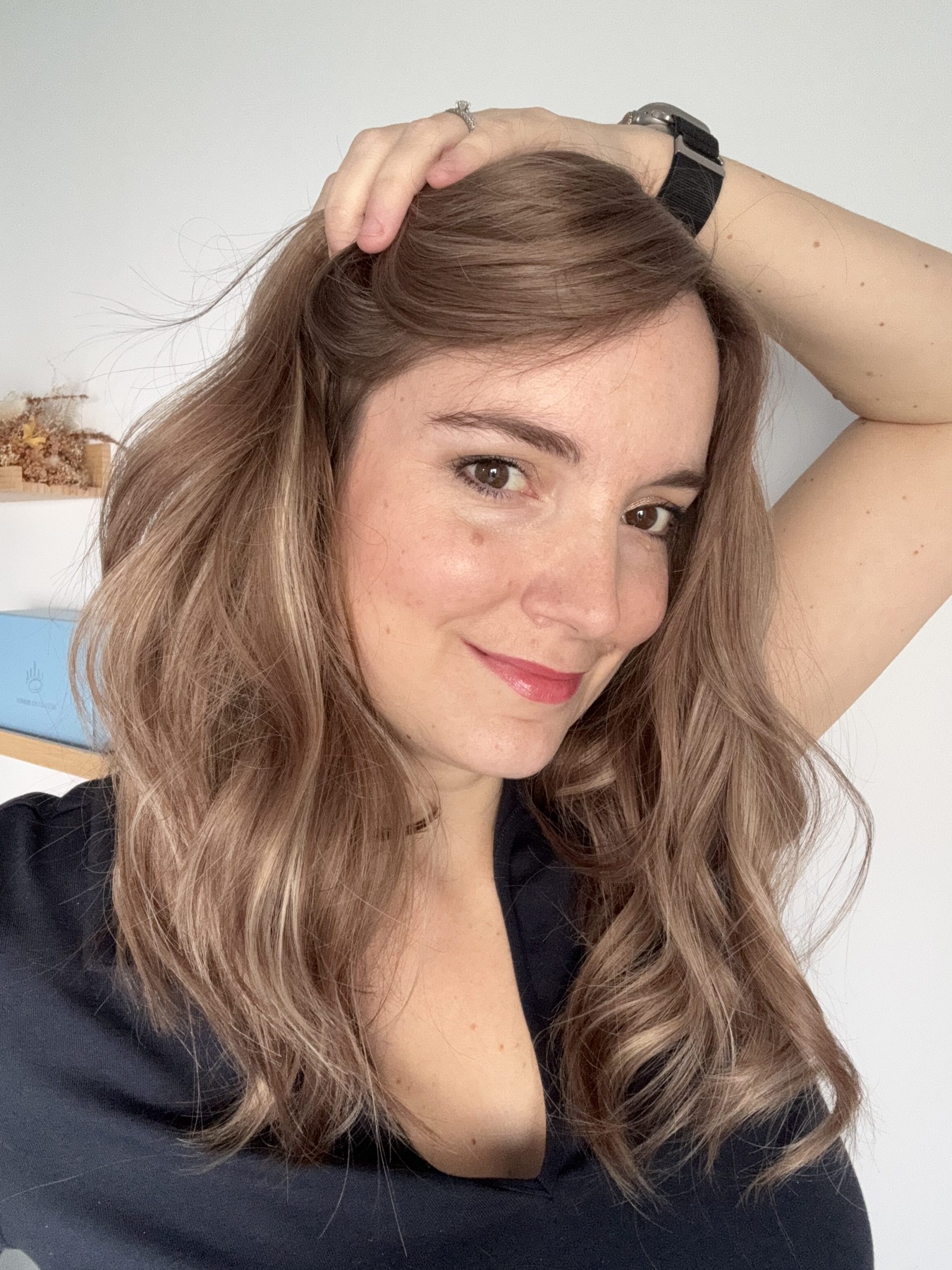 Topper capilar em cabelos naturais loiros claros acinzentados para alopecia androgenética, queda de cabelo, cabelos finos e ralos. Solução para queda de cabelo.