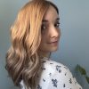 Volumateur capillaire en cheveux naturels blonds clair cendré pour chute de cheveux, cheveux fins et clairsemés et alopécie. Solution alopécie.
