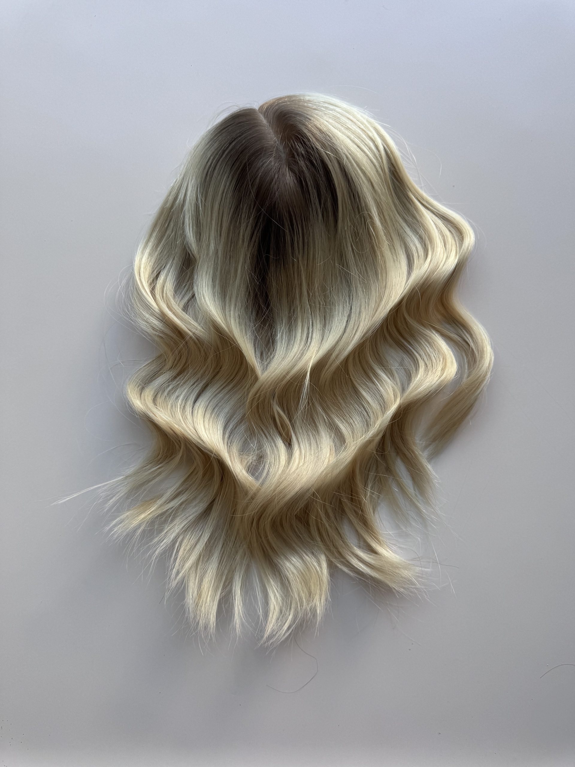 Haartopper van natuurlijke blonde polaire haren voor androgenetische alopecia, haaruitval, dunner wordende hoofdhuid.
