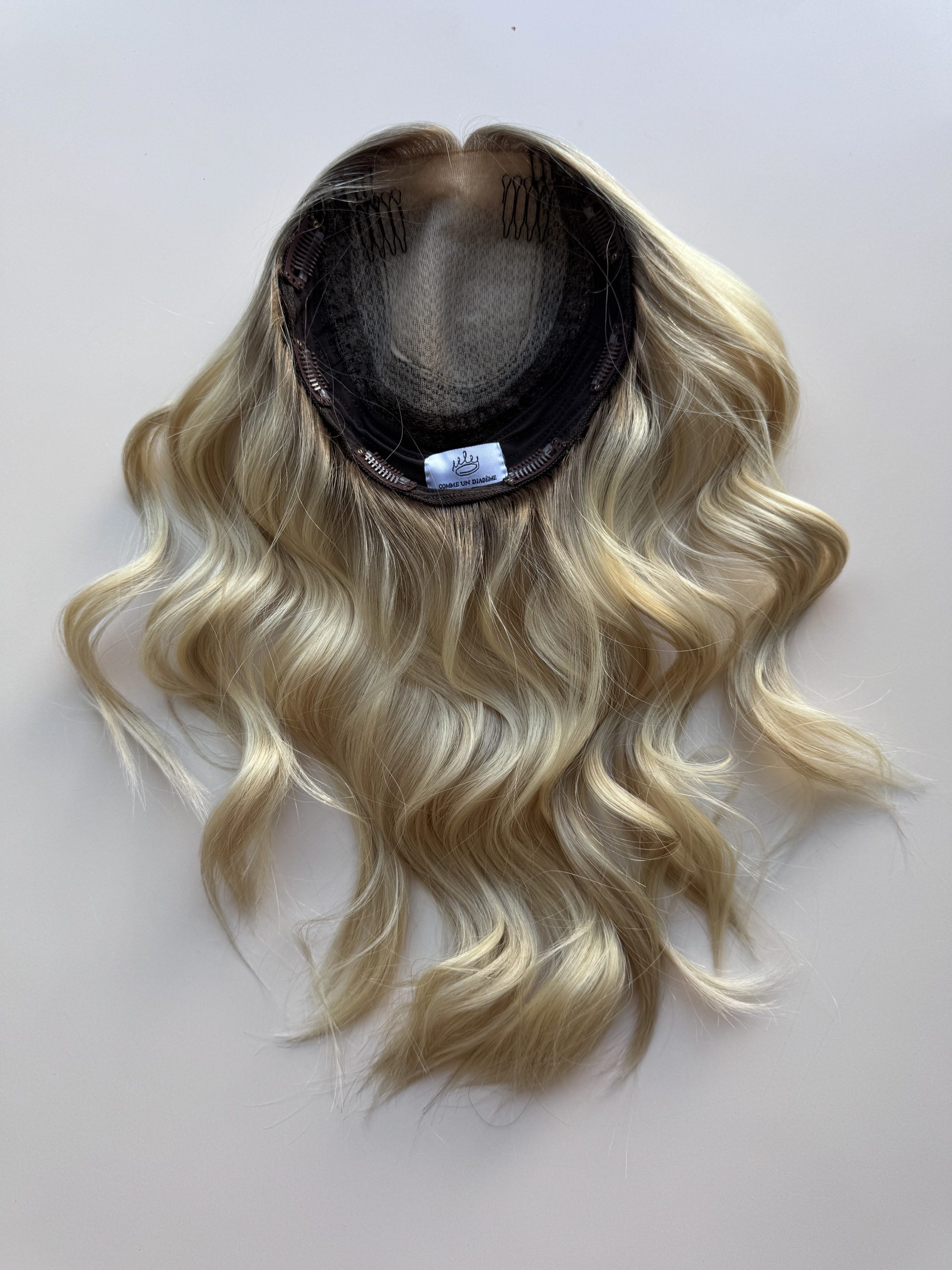 Haartopper van natuurlijke blonde polaire haren voor androgenetische alopecia, haaruitval, dunner wordende hoofdhuid.