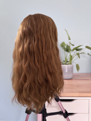 Volumateur capillaire blond foncé doré en cheveux brésiliens naturels. Solution pour chute de cheveux.