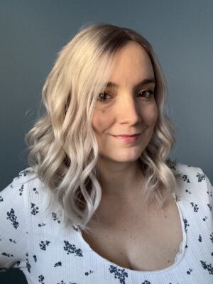 hair for silver-white hair. Solution for fine, thinning hair and androgenetic alopecia.