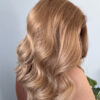 Volumateur capillaire Sophie en cheveux européens vierges.