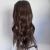 Volumateur capillaire Kate en cheveux chatains européens. Solution en cheveux naturel pour perte de densité, chute de cheveux ou alopécie androgénétique.