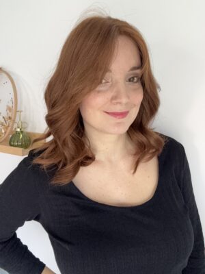 Perruque rousse en cheveux naturels pour alopécie, perte de cheveux, cheveux fins et clairsemés.