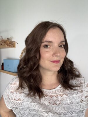 Volumateur châtain clair pour alopécie androgénétique, chute de cheveux ou cheveux fins et clairsemés. Solution chute de cheveux.