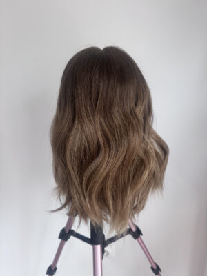 Perruque Emilia pour alopécie ou calvitie féminine.