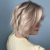 Perruque courte en lace blond polaire Elodie en cheveux naturels pour alopécie androgénétique, pelade, cancer ou perte de densité.