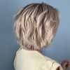 Perruque courte en lace blond polaire Elodie en cheveux naturels pour alopécie androgénétique, pelade, cancer ou perte de densité.