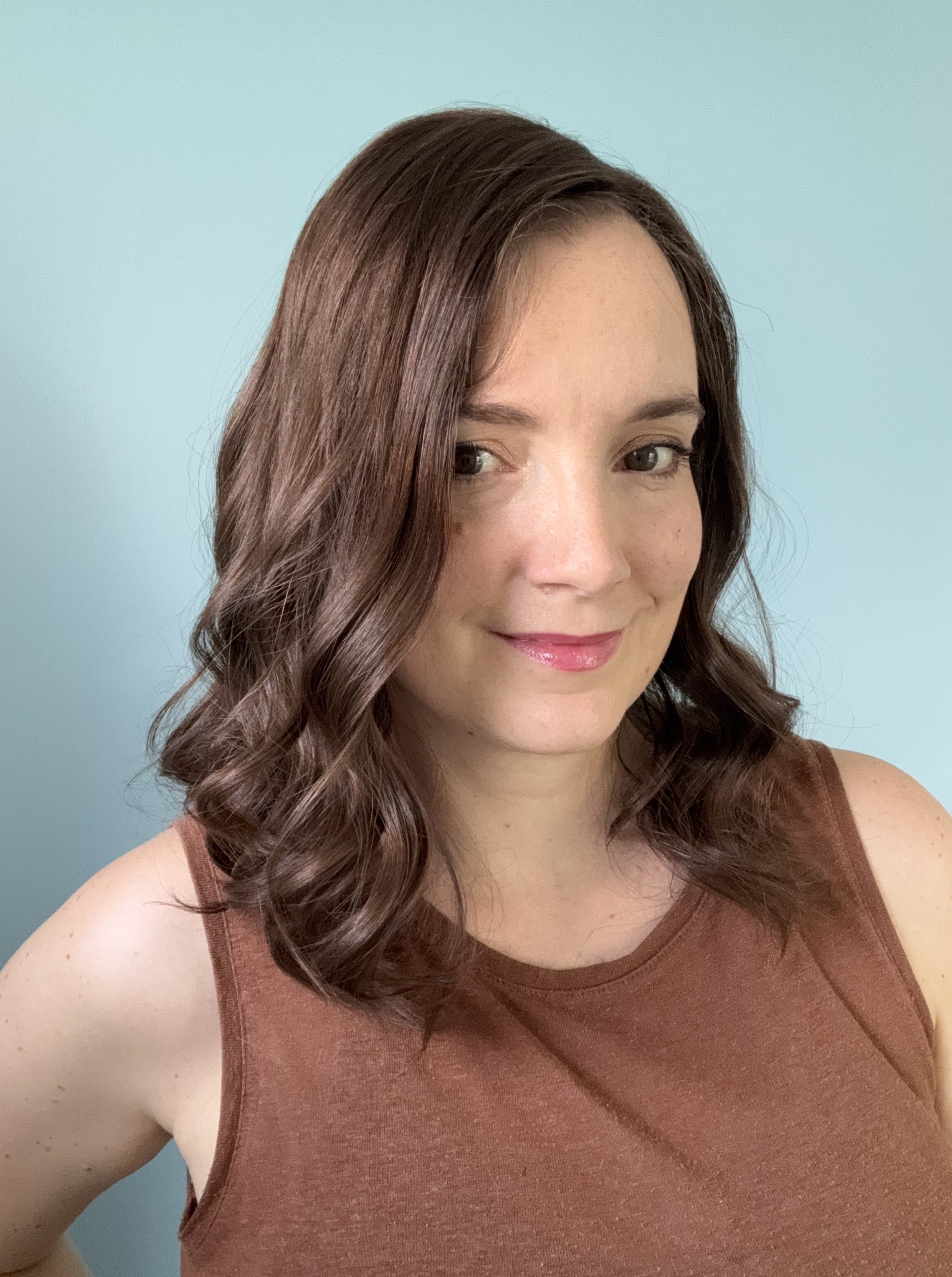 Haarteil aus natürlichen slawischen Haaren für Haarausfall, Verlust der Dichte, androgenetische Alopezie.