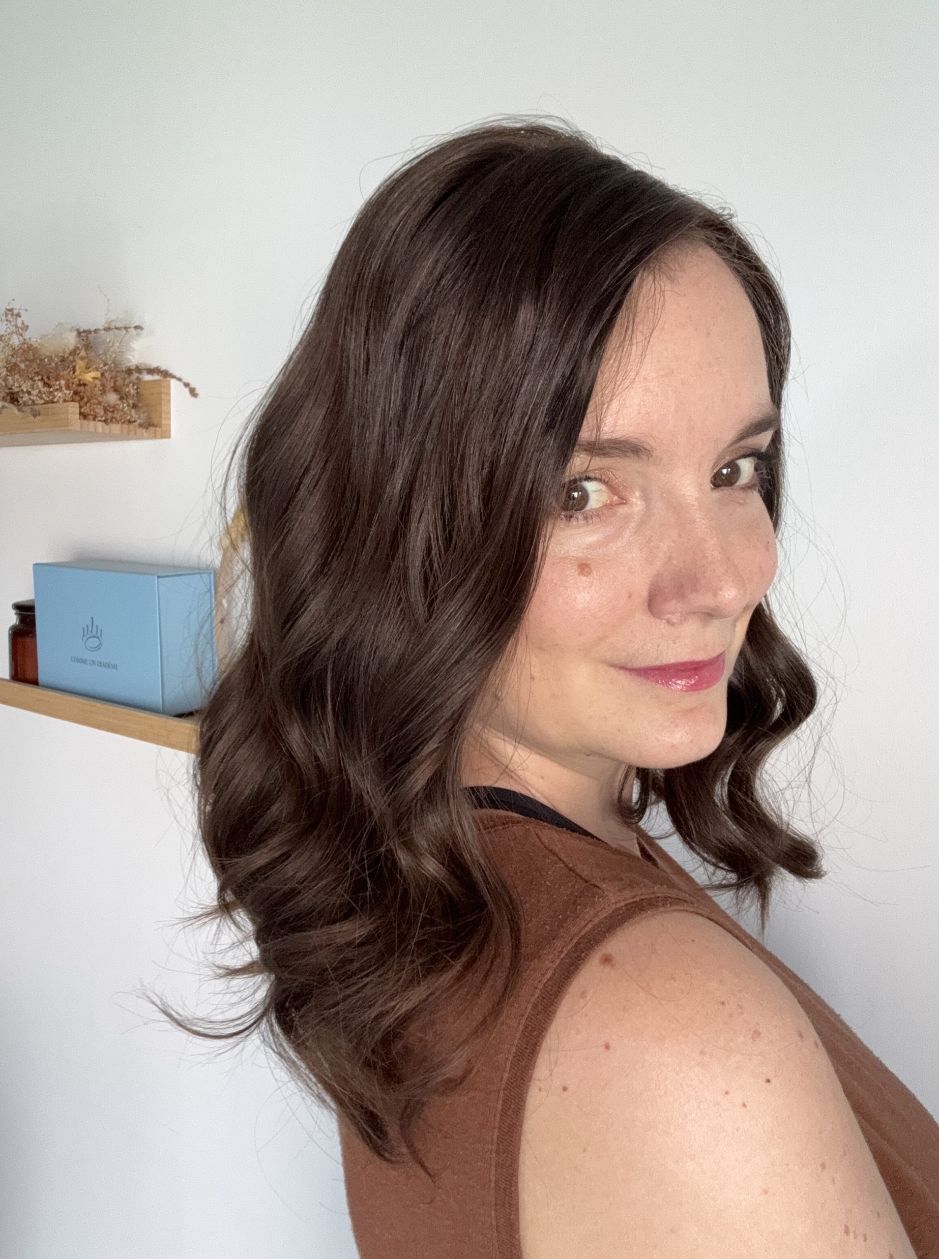 Haarteil aus natürlichen slawischen Haaren für Haarausfall, Verlust der Dichte, androgenetische Alopezie.
