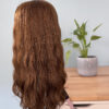 Volumateur capillaire Beach waves, légèrement ondulé, chatain clair en cheveux naturels. Solution pour cheveux fins ou clairsemés.