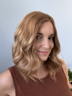 Volumateur capillaire Sophie en cheveux européens vierges.