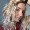 Perruque en lace blond polaire cendrée, idéale pour alopécie avancée, pelade ou alopécie totale.