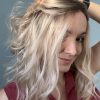 Perruque en lace blond polaire cendrée, idéale pour alopécie avancée, pelade ou alopécie totale.