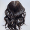 Volumateur capillaire Eva en cheveux naturels brésiliens pour alopécie androgénétique, cheveux fins ou manque de densité.
