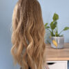 Volumateur capillaire blond beige légèrement ombré pour alopécie androgénétique ou cheveux fins.
