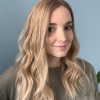 Volumateur capillaire blond beige légèrement ombré pour alopécie androgénétique ou cheveux fins.