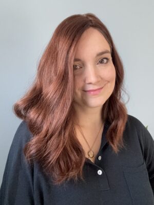 Volumateur capillaire en cheveux européens auburn vierges pour alopécie androgénétique, cheveux fins et clairsemés. Solution chute de cheveux.