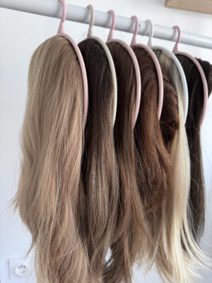 Cintre volumateur capillaire et perruque.