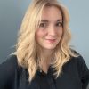Perruque haut de gamme blonde avec frange pour alopécie, perte de cheveux, cheveux fins et clairsemés. Solution chute de cheveux.