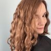 Volumateur capillaire chatain clair en cheveux brésiliens naturels. Solution pour chute de cheveux.