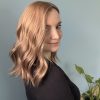 Volumateur capillaire en cheveux naturels blonds clair cendré pour chute de cheveux, cheveux fins et clairsemés et alopécie. Solution alopécie.