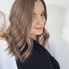 Volumateur capillaire en cheveux naturels blonds clair cendré pour chute de cheveux, cheveux fins et clairsemés et alopécie. Solution alopécie.