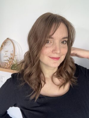 Volumateur capillaire Kate en cheveux naturels brésilien. Idéal pour cheveux fins, alopécie androgénétique ou cheveux clairsemés.