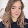 Volumateur capillaire Ana en cheveux naturels pour alopécie androgénétique, chute de cheveux ou cheveux fins et clairsemés.