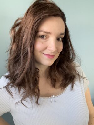 Perruque Kate en cheveux naturels slaves pour alopécie androgénétique, pelade ou alopécie totale.