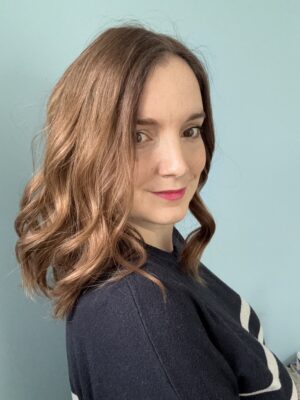 Volumateur capillaire Emma en lace, en cheveux naturels pour alopécie, perte de cheveux, chute de cheveux ou cheveux fins et clairsemés.