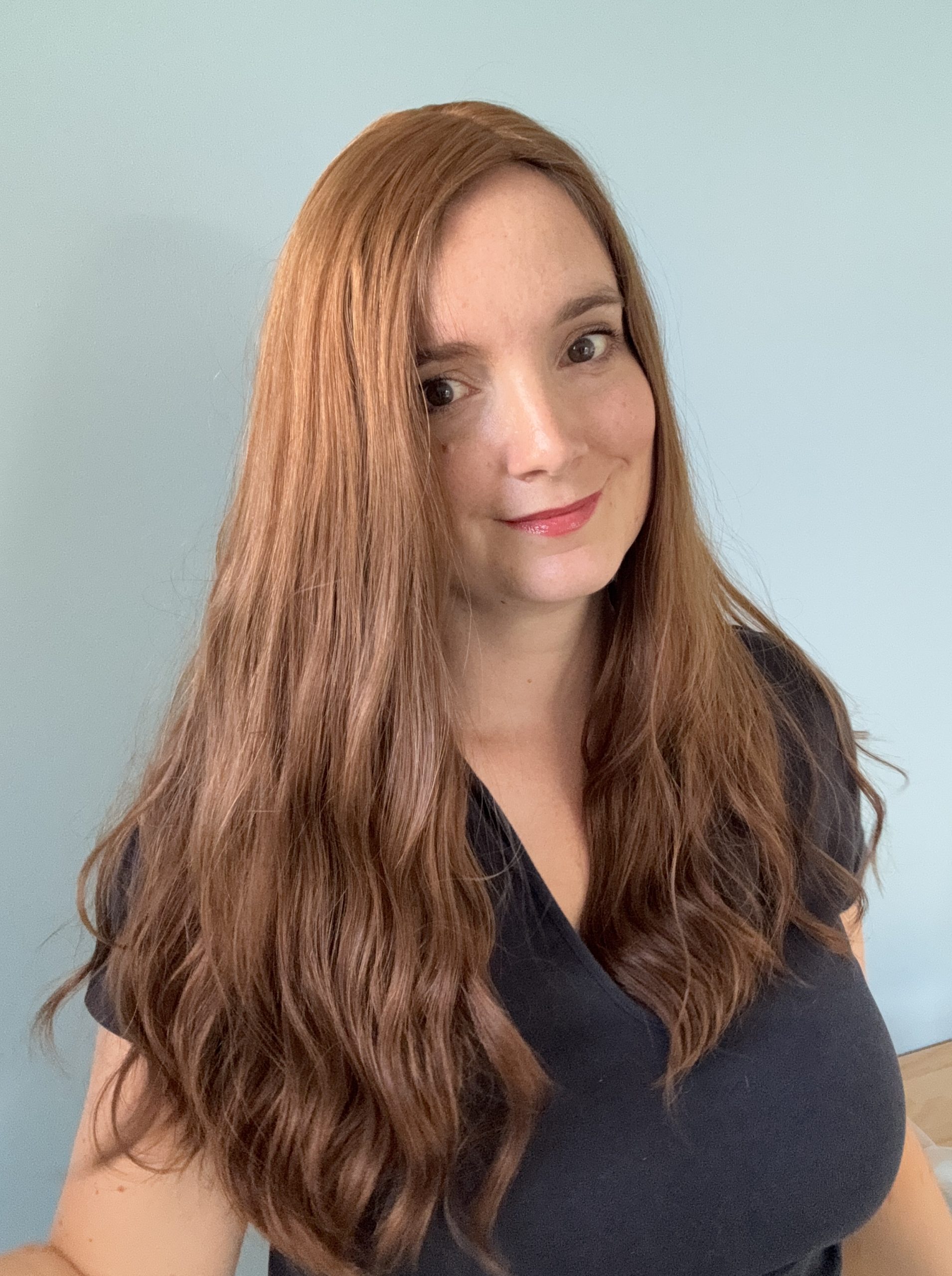 Volumateur capillaire blond foncé doré en cheveux brésiliens naturels. Solution pour chute de cheveux.