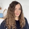 Volumateur capillaire en cheveux naturels brésiliens bouclés pour alopécie androgénétique, cheveux fins et clairsemés.