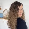 Volumateur capillaire en cheveux naturels brésiliens bouclés pour alopécie androgénétique, cheveux fins et clairsemés.
