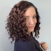 Volumateur capillaire en cheveux naturels chatain foncés pour alopécie, chute de cheveux. Solution cheveux clairsemés.