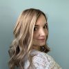 Volumateur capillaire blond clair méchés en cheveux naturels. Solution pour alopécie, chute de cheveux, perte de cheveux, cheveux fins ou clairsemés.