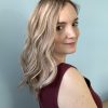Volumateur capillaire blond clair méchés en cheveux naturels. Solution pour alopécie, chute de cheveux, perte de cheveux, cheveux fins ou clairsemés.