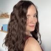 Volumateur capillaire chatain foncé chocolat avec de légères mèches, en cheveux naturels brésiliens. Solution chute de cheveux, perte de cheveux, cheveux fins ou clairsemés.