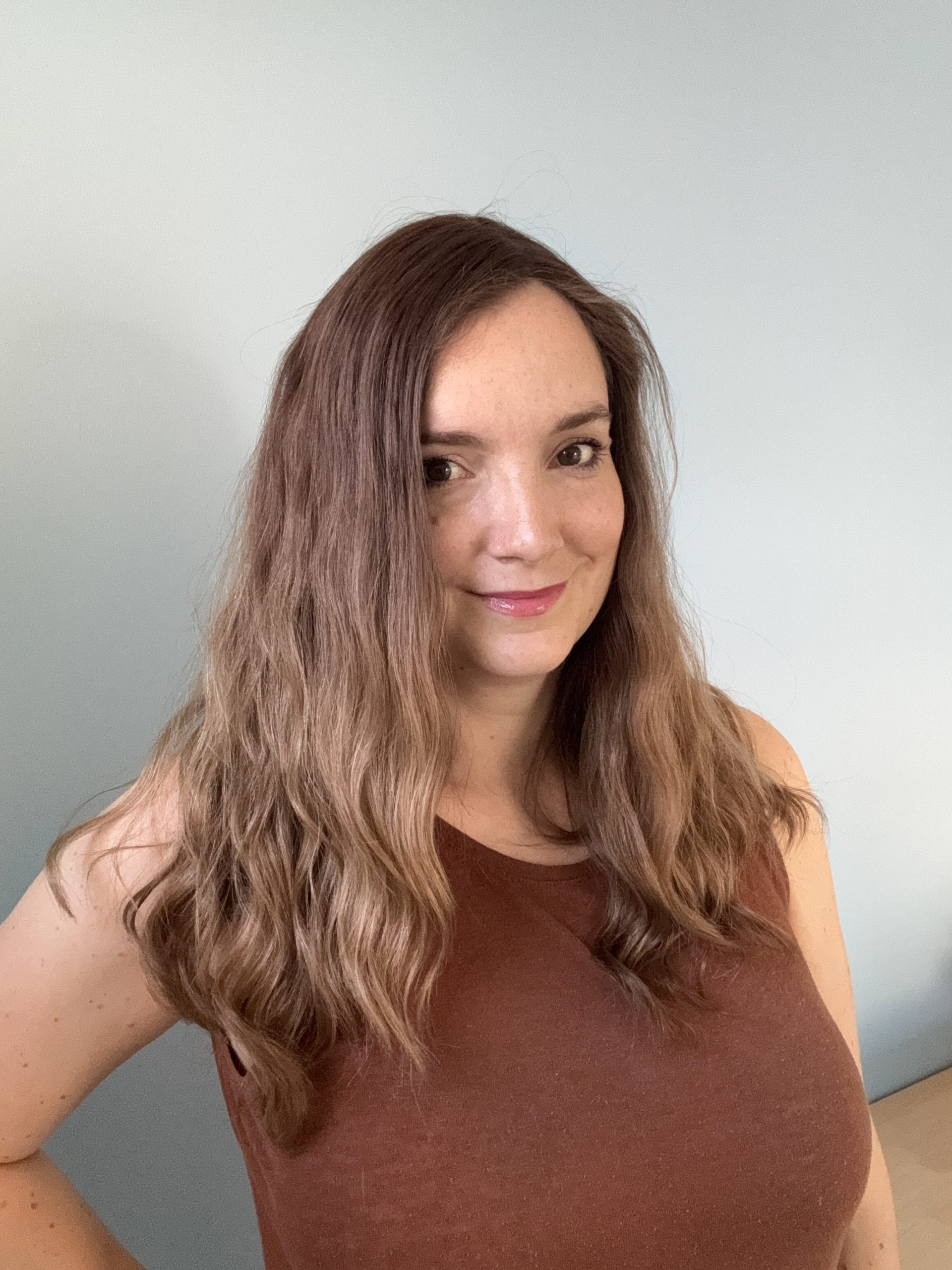 Volumateur capillaire en cheveux naturels brésiliens ondulés pour alopécie androgénétique, cheveux fins et clairsemés.