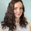 Volumateur capillaire chatain foncé chocolat avec de légères mèches, en cheveux naturels brésiliens. Solution chute de cheveux, perte de cheveux, cheveux fins ou clairsemés.