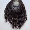 Volumateur capillaire chatain foncé ondulé en cheveux naturels. Idéale pour alopécie, cheveux fins et clairsemés ou manque de densité.